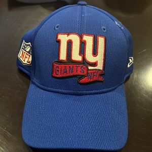 Small/medium New York Giants baseball hat.